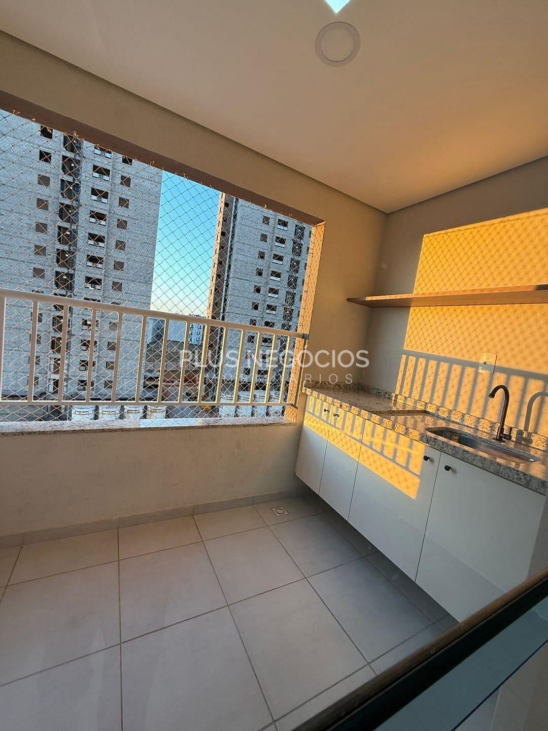 Apartamento à venda com 2 quartos, 61m² - Foto 1