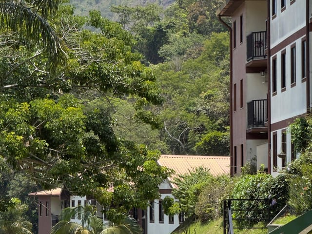 Apartamento 3 quartos e 2 banheiros, à venda, no bairro Samambaia em Petrópolis