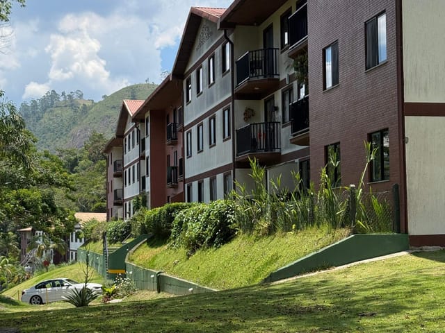 Apartamento 3 quartos e 2 banheiros, à venda, no bairro Samambaia em Petrópolis