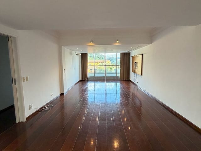 Apartamento 3 quartos e 2 banheiros, para alugar, no bairro Valparaíso em Petrópolis