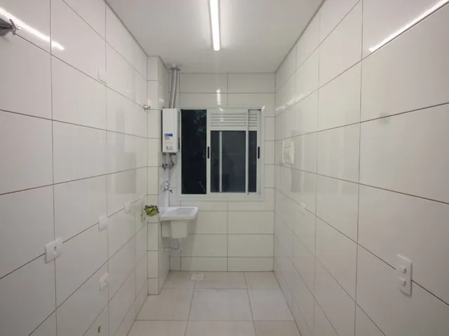 Apartamento 2 quartos e 1 banheiro, para alugar, no bairro Santa Cândida em Curitiba