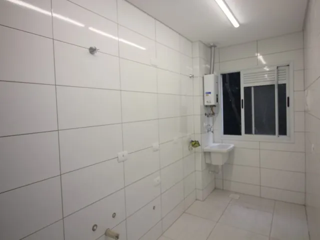 Apartamento 2 quartos e 1 banheiro, para alugar, no bairro Santa Cândida em Curitiba