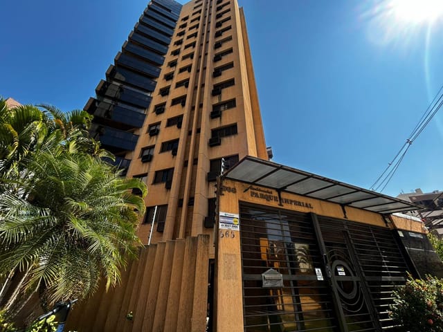 Foto do Apartamento - Apartamento no Edifício Parque Imperial | 4 Dormitórios, 3 Suítes, 213m² | Exclusividade, Conforto e Localização Privilegiada no Centro de Londrina | Londrina Cred Imóveis