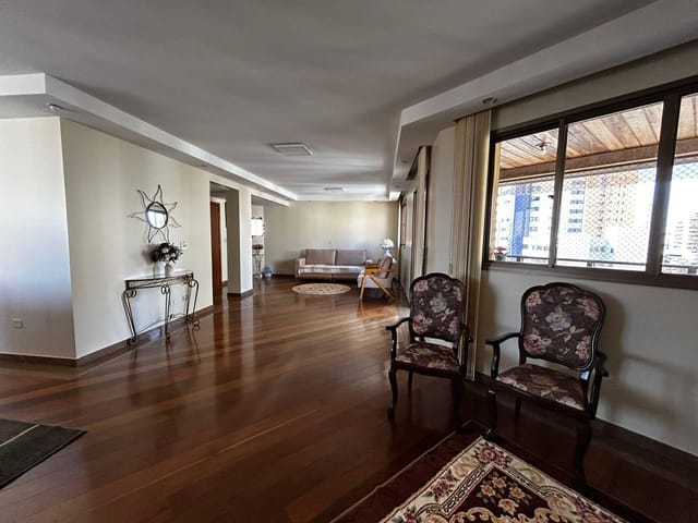 Foto do Apartamento - Apartamento no Edifício Parque Imperial | 4 Dormitórios, 3 Suítes, 213m² | Exclusividade, Conforto e Localização Privilegiada no Centro de Londrina | Londrina Cred Imóveis