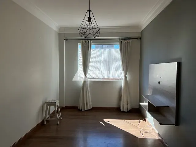 Apartamento 2 quartos e 1 banheiro, para alugar, no bairro Centro em Ponta Grossa