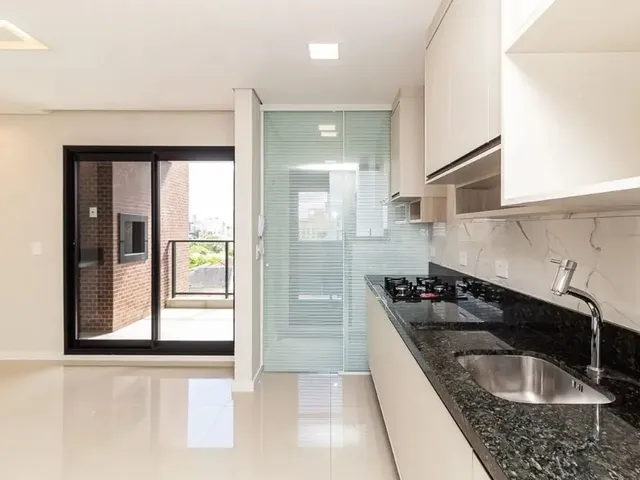 Apartamento 2 quartos e 2 banheiros, para alugar, no bairro Mercês em Curitiba