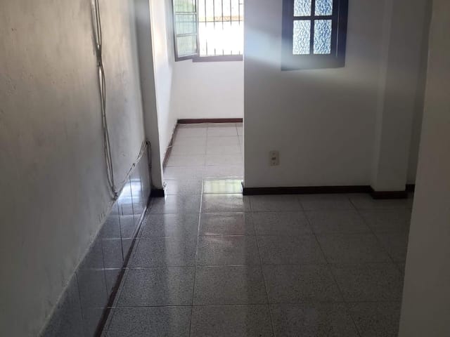 Apartamento 1 quarto e 1 banheiro, para alugar, no bairro Duarte Silveira em Petrópolis