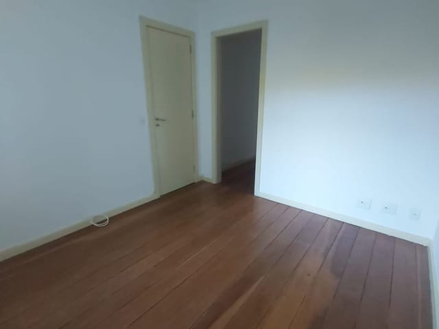 Apartamento à venda ou para alugar, no bairro Corrêas em Petrópolis