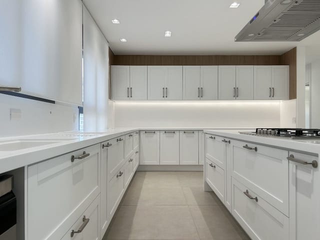 Apartamento com 368m² 3 quartos e 4 banheiros, para alugar, no bairro Gleba Palhano em Londrina