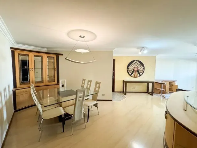 Apartamento 3 quartos e 4 banheiros, para alugar, no bairro Batel em Curitiba