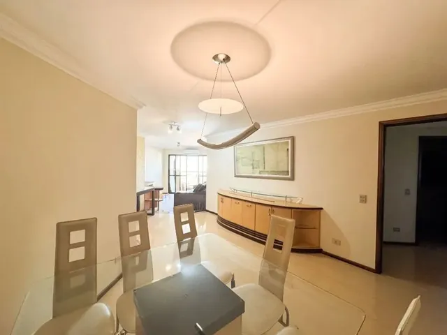Apartamento 3 quartos e 4 banheiros, para alugar, no bairro Batel em Curitiba