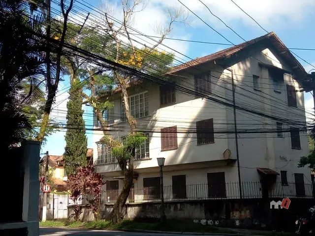 Apartamento 1 quarto e 1 banheiro, à venda, no bairro Centro em Petrópolis