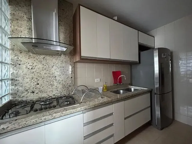 Apartamento 3 quartos e 2 banheiros, para alugar, no bairro Champagnat em Curitiba
