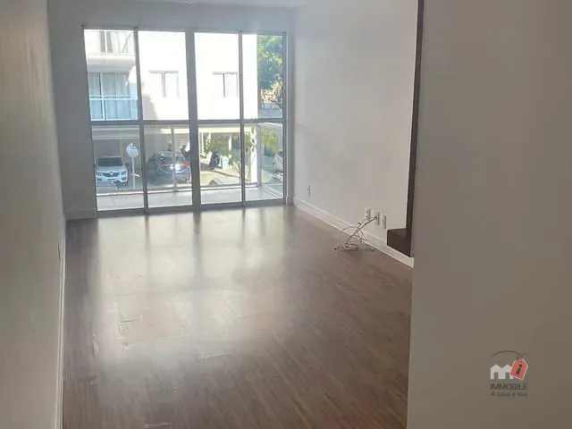 Apartamento 2 quartos e 1 banheiro, à venda ou para alugar, no bairro Corrêas em Petrópolis