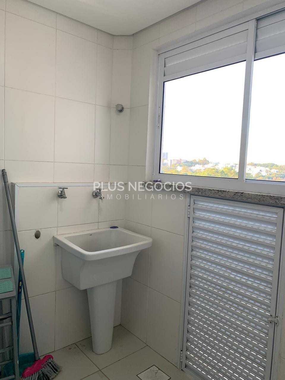 Apartamento à venda com 3 quartos, 86m² - Foto 4