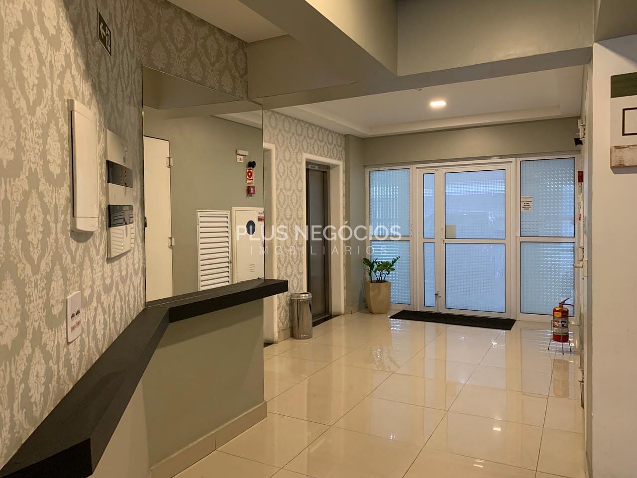 Apartamento à venda com 3 quartos, 86m² - Foto 1