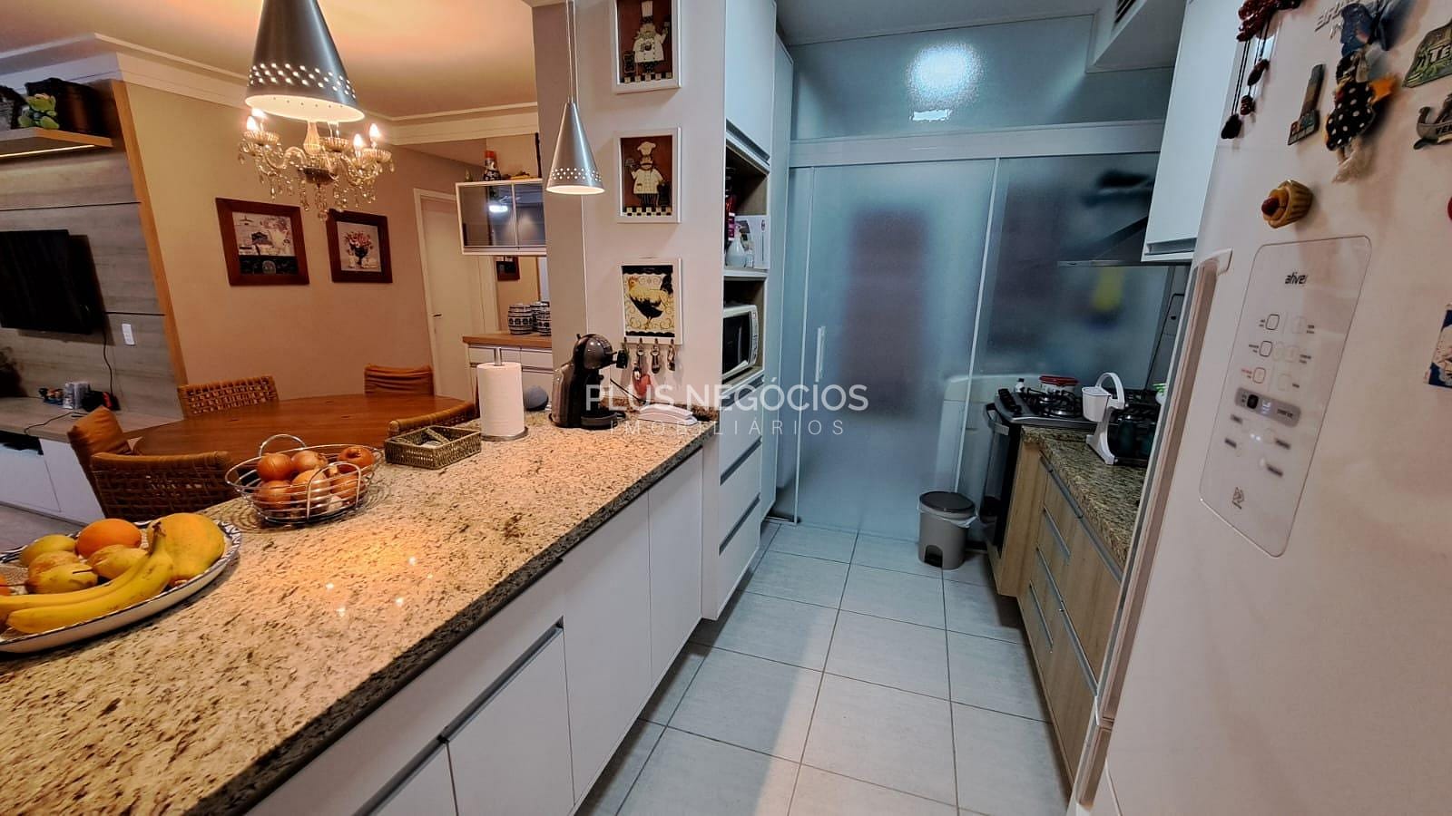 Apartamento à venda com 3 quartos, 96m² - Foto 4