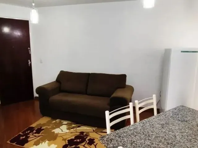 Apartamento 2 quartos e 1 banheiro, para alugar, no bairro Bigorrilho em Curitiba