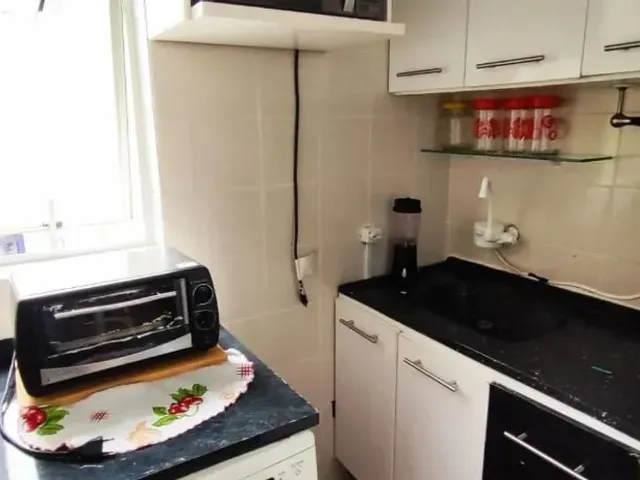 Apartamento 2 quartos e 1 banheiro, para alugar, no bairro Bigorrilho em Curitiba