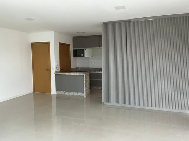 Apartamento com 178m² 3 quartos e 2 banheiros, para alugar, no bairro Gleba Fazenda Palhano em Londrina