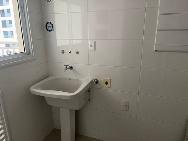Apartamento com 178m² 3 quartos e 2 banheiros, para alugar, no bairro Gleba Fazenda Palhano em Londrina