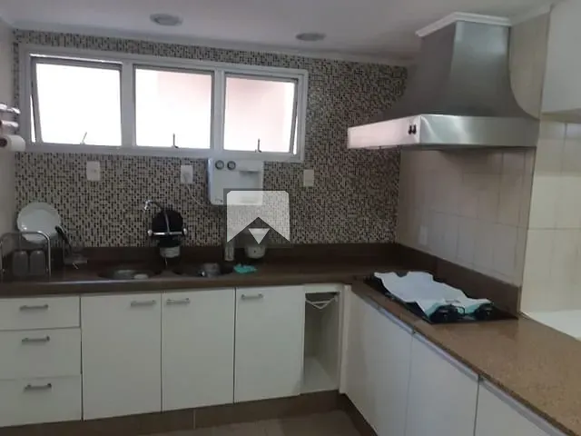 Apartamento com 230m² 4 quartos e 2 banheiros, à venda, no bairro Icaraí em Niterói