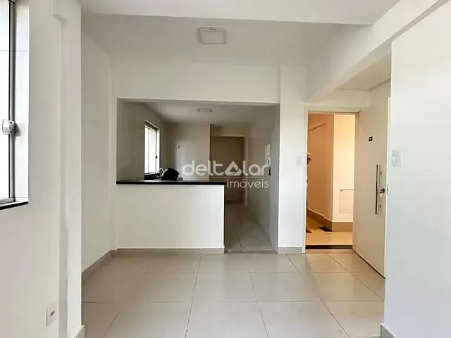 Apartamento com 76m² 3 quartos e 1 banheiro, para alugar, no bairro Candelária em Belo Horizonte