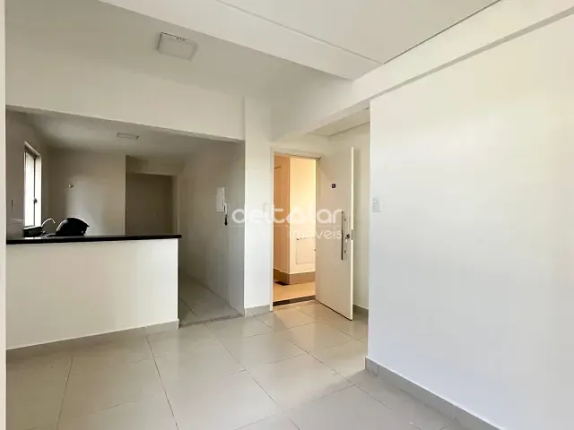 Apartamento com 76m² 3 quartos e 1 banheiro, para alugar, no bairro Candelária em Belo Horizonte