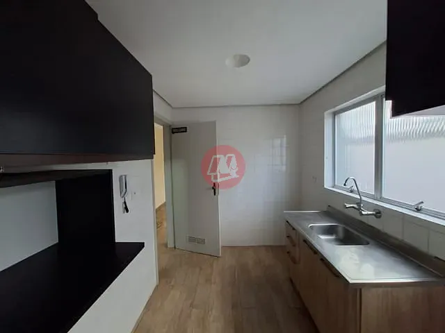 Apartamento 1 quarto e 1 banheiro, para alugar, no bairro Menino Deus em Porto Alegre