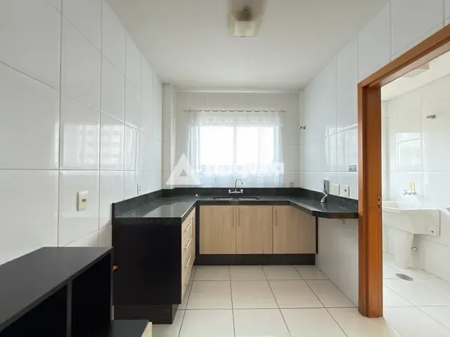 Apartamento 3 quartos e 2 banheiros, à venda ou para alugar, no bairro Estrela em Ponta Grossa
