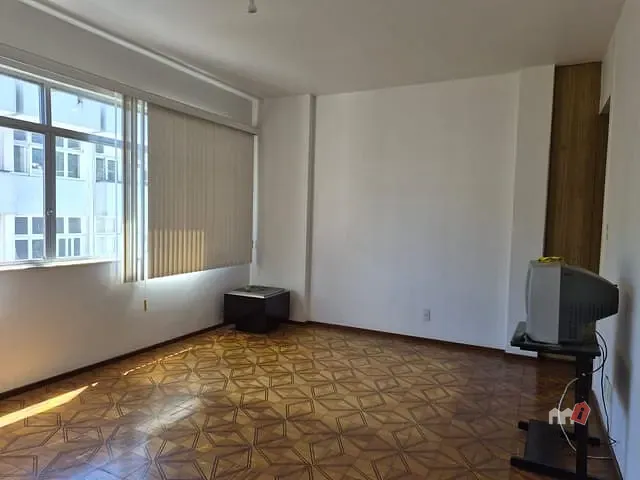 Apartamento 3 quartos e 2 banheiros, à venda, no bairro Centro em Petrópolis