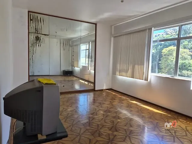 Apartamento 3 quartos e 2 banheiros, à venda, no bairro Centro em Petrópolis