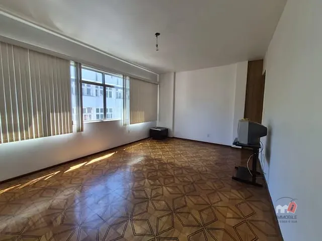 Apartamento 3 quartos e 2 banheiros, à venda, no bairro Centro em Petrópolis