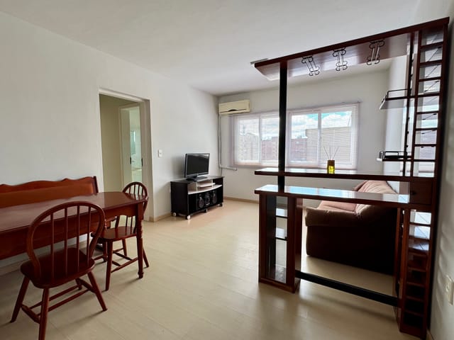 Foto do Apartamento - Apartamento mobiliado à venda no Beverly Hills, Centro: 52 m², 1 quarto, andar alto com vista privilegiada, próximo à UCPel. | UP Imóveis