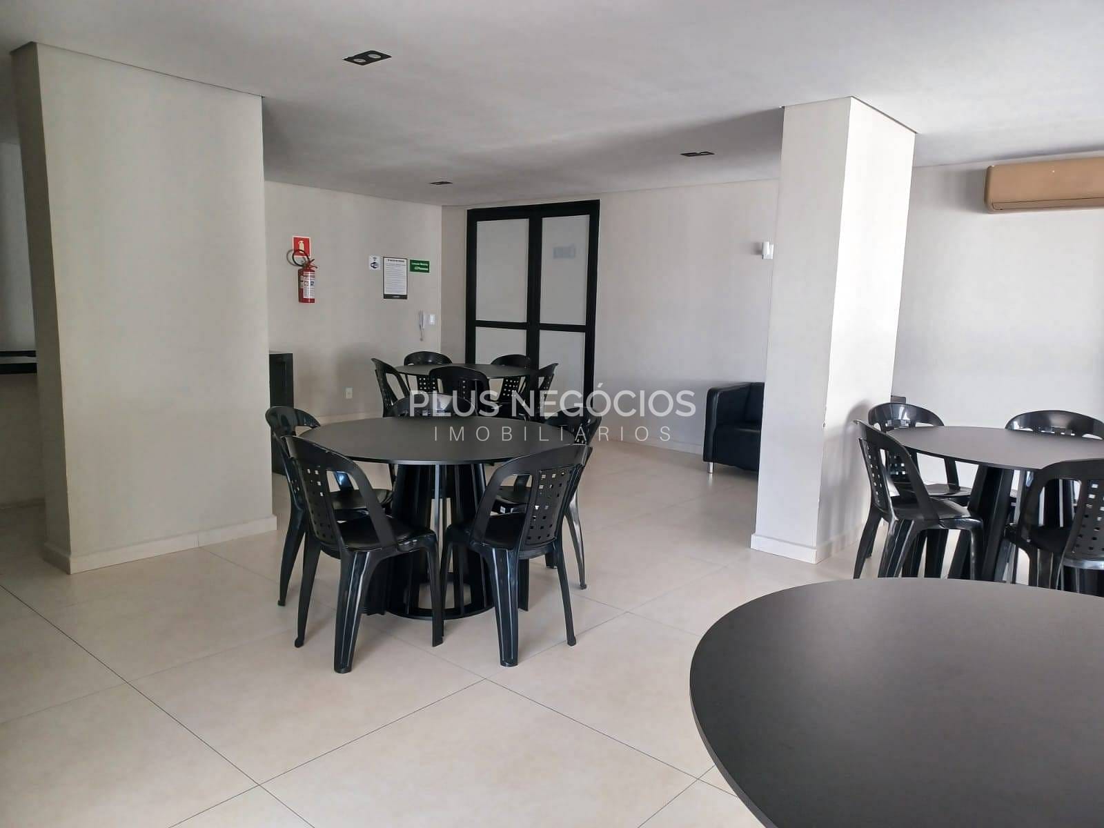 Apartamento à venda com 2 quartos, 70m² - Foto 15