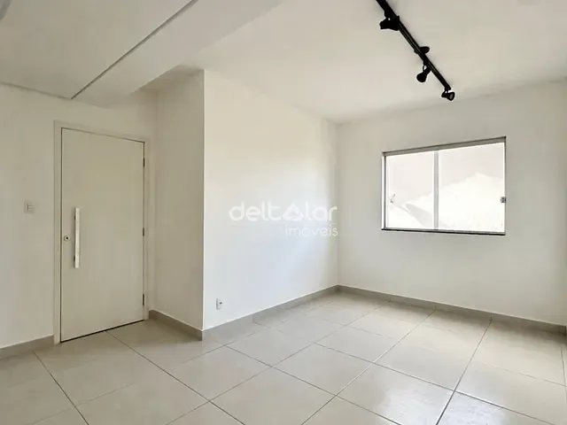 Apartamento com 76m² 3 quartos e 1 banheiro, para alugar, no bairro Candelária em Belo Horizonte