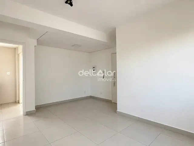 Apartamento com 76m² 3 quartos e 1 banheiro, para alugar, no bairro Candelária em Belo Horizonte