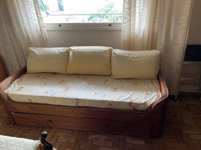 Apartamento 2 quartos e 2 banheiros, para alugar, no bairro Centro em Petrópolis