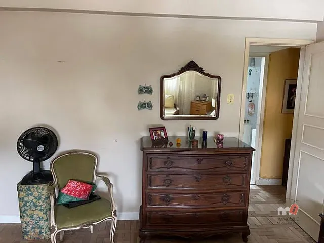 Apartamento 2 quartos e 2 banheiros, para alugar, no bairro Centro em Petrópolis