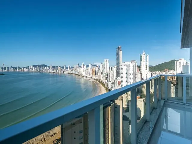 Apartamento com 275m² 3 quartos e 4 banheiros, à venda, no bairro Pioneiros em Balneário Camboriú