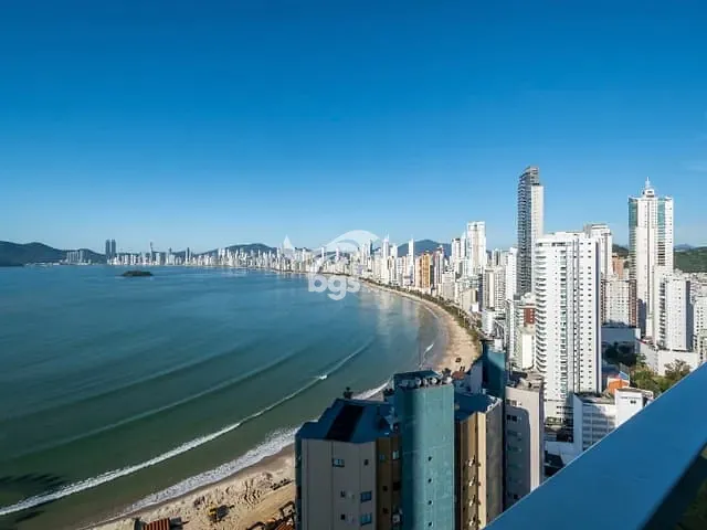 Apartamento com 275m² 3 quartos e 4 banheiros, à venda, no bairro Pioneiros em Balneário Camboriú