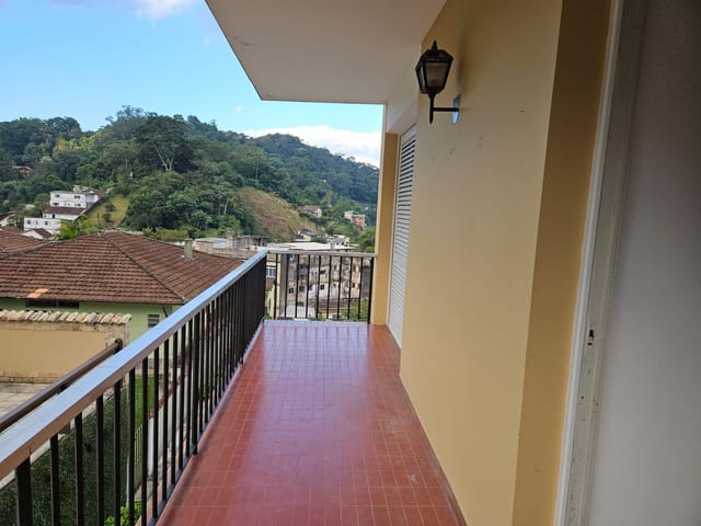 Apartamento 3 quartos e 1 banheiro, para alugar, no bairro Bingen em Petrópolis