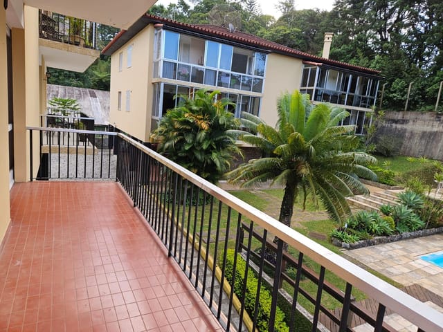 Apartamento 3 quartos e 1 banheiro, para alugar, no bairro Bingen em Petrópolis