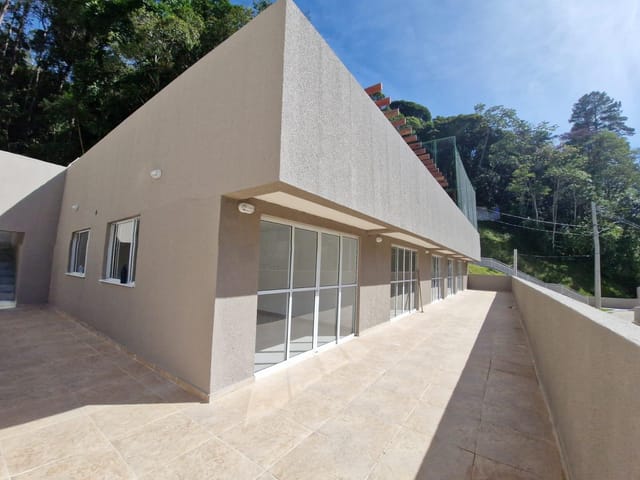 Apartamento 2 quartos e 1 banheiro, para alugar, no bairro Duarte Silveira em Petrópolis