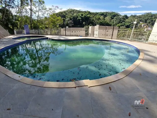 Apartamento 2 quartos e 1 banheiro, para alugar, no bairro Duarte Silveira em Petrópolis