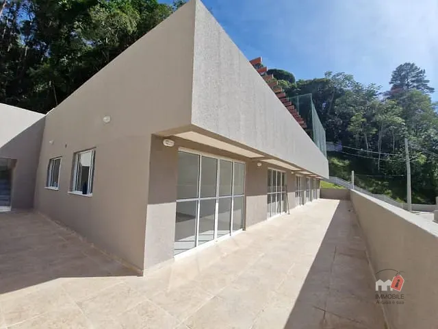 Apartamento 2 quartos e 1 banheiro, para alugar, no bairro Duarte Silveira em Petrópolis