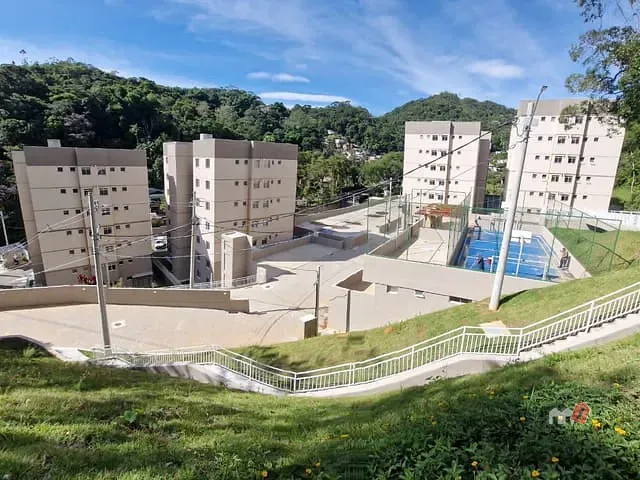 Apartamento 2 quartos e 1 banheiro, para alugar, no bairro Duarte Silveira em Petrópolis