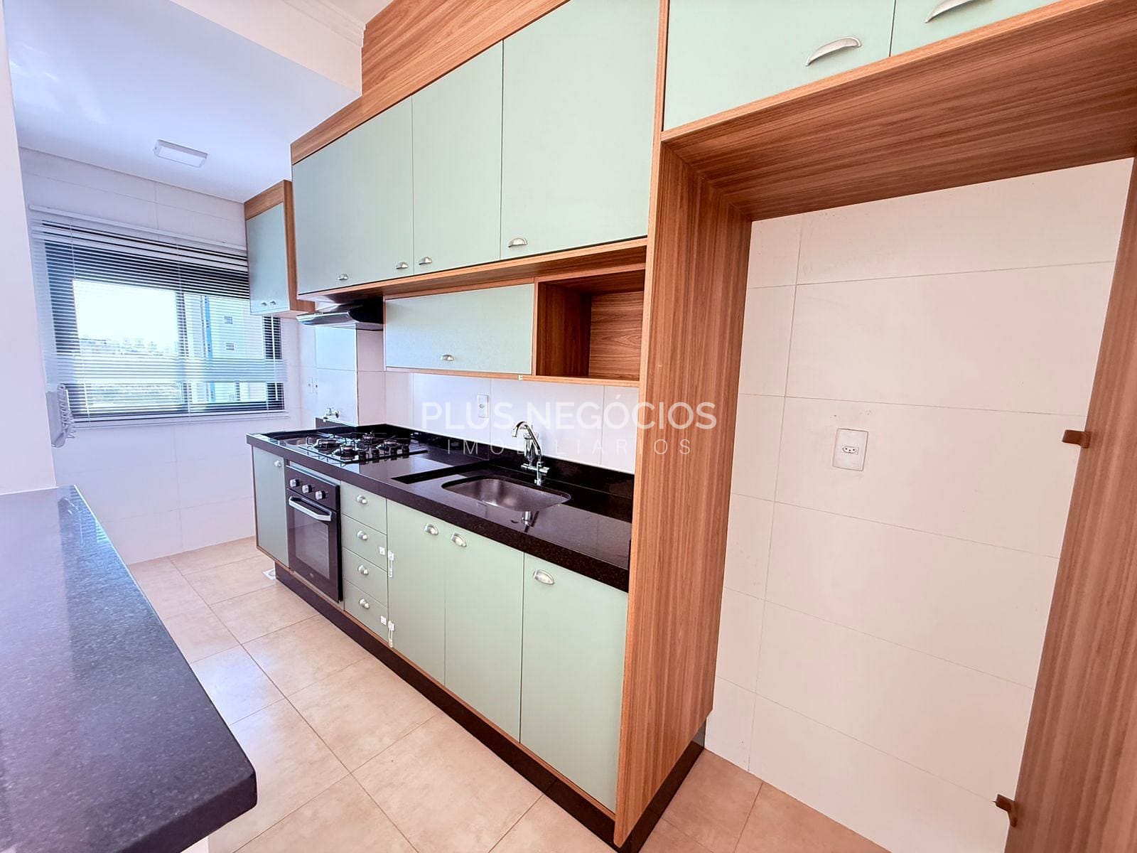 Apartamento à venda com 2 quartos, 65m² - Foto 4