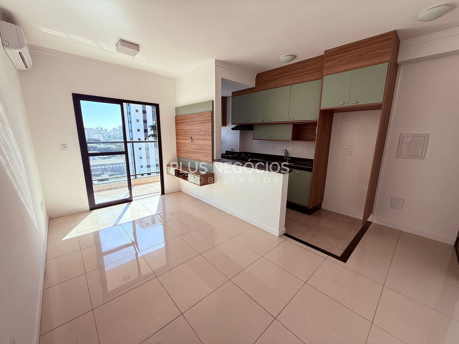 Apartamento à venda com 2 quartos, 65m² - Foto 1