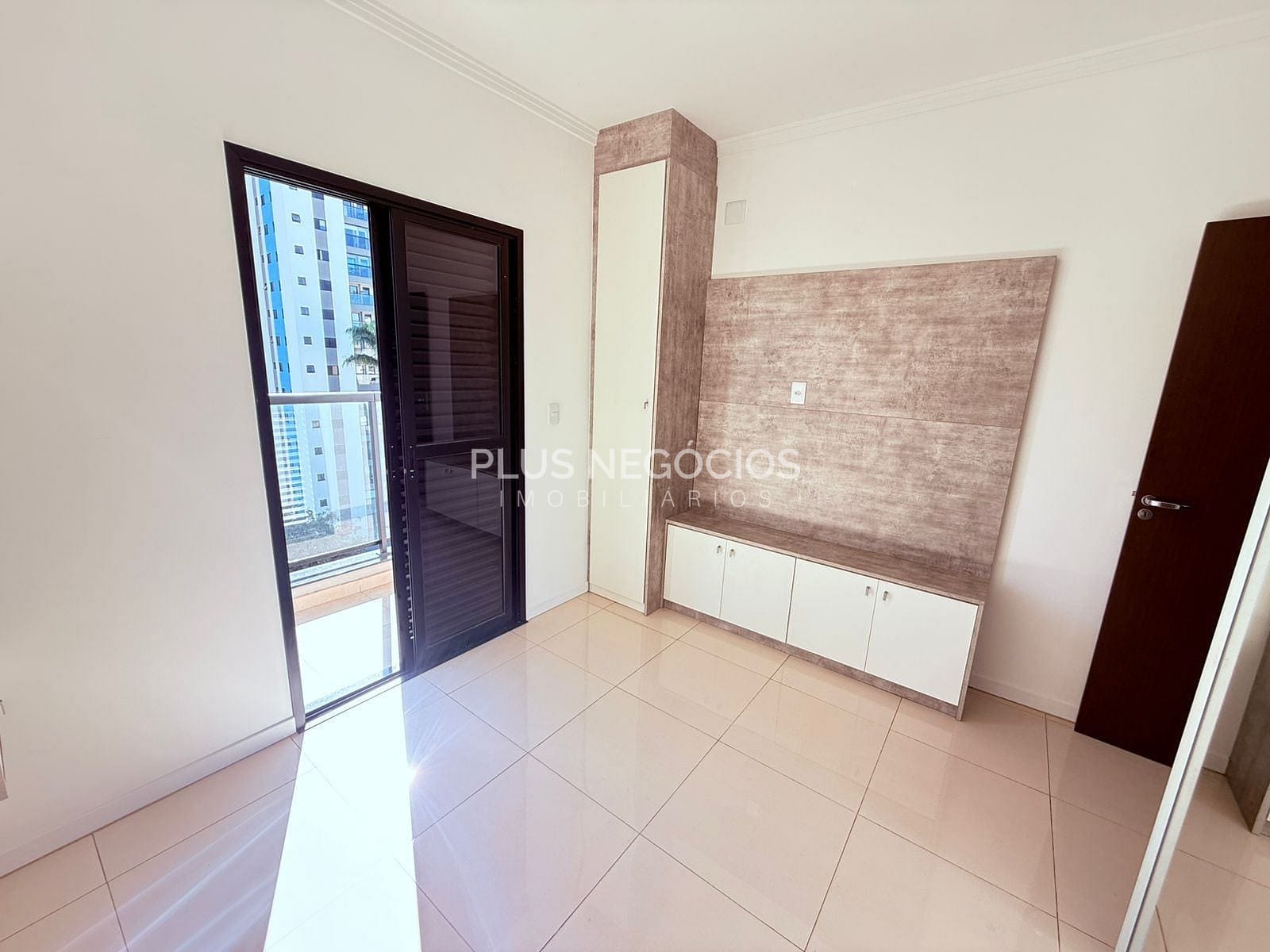 Apartamento à venda com 2 quartos, 65m² - Foto 18